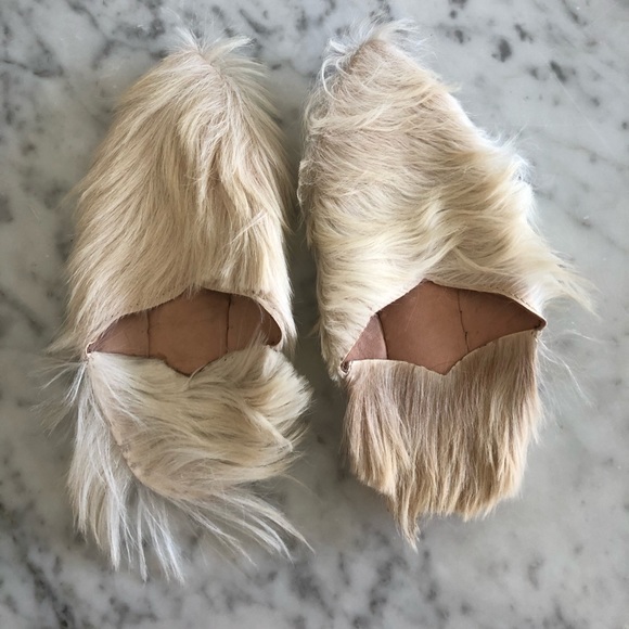 artemis design co Shoes - Artemis Furry Babouche Slipper Natural White Calf